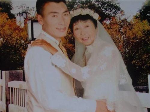 26歲李玉成, 娶58歲“舅媽”馬玉琴, 共度26年後怎樣瞭?-圖2