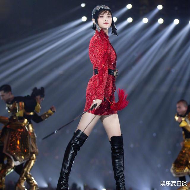 李宇春|李宇春大变样，好身材令人羡慕，网友：假小子变身了