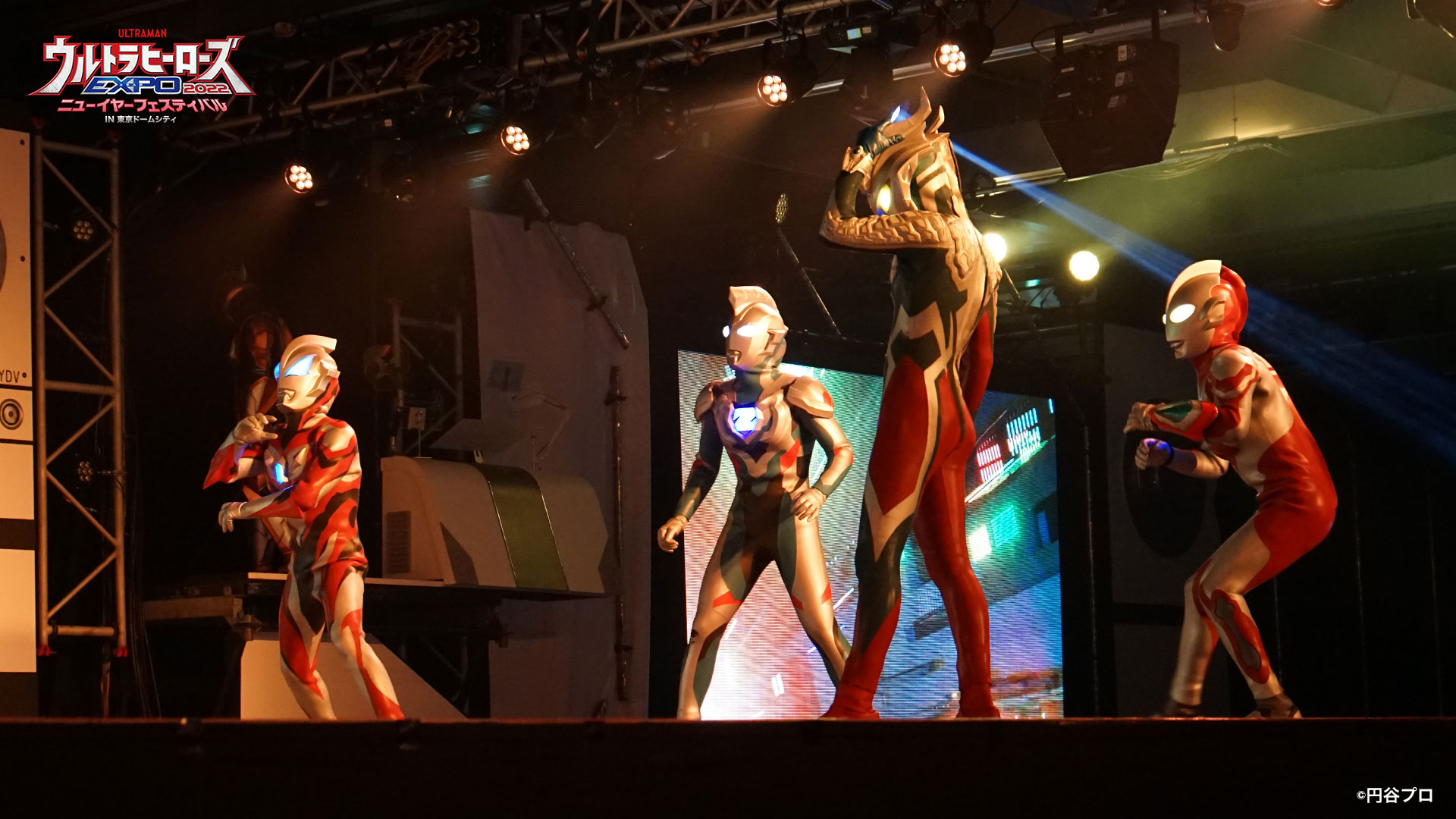 奥特曼|?《特利迦》线下展会,两大女角色演员现身,“伽古拉”发文庆祝