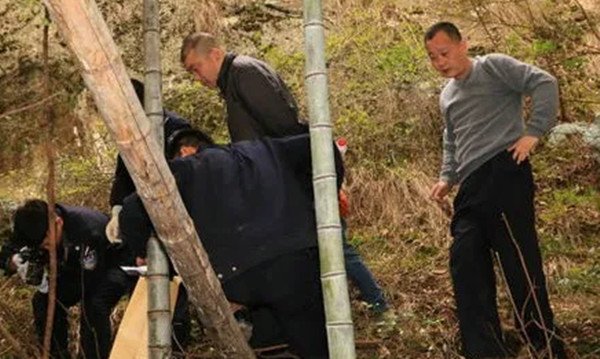 徐浩 缙云县团伙劫车绑架杀人案,主犯逃走跌落山林半年成白骨