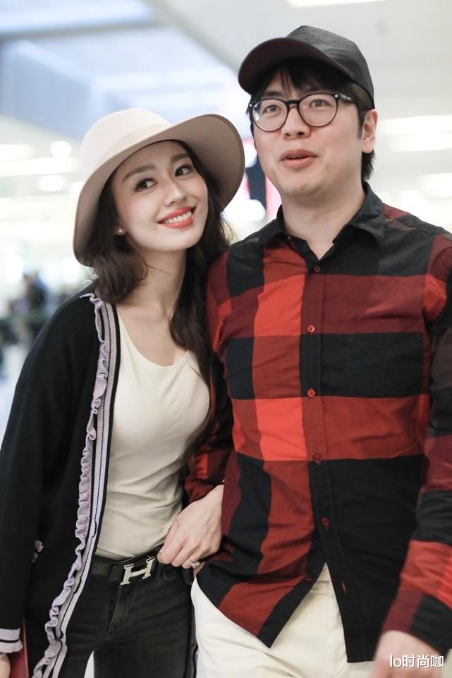 lo时尚咖|吉娜和朗朗真般配，挽手出行好甜蜜，吉娜的衣品太棒了！