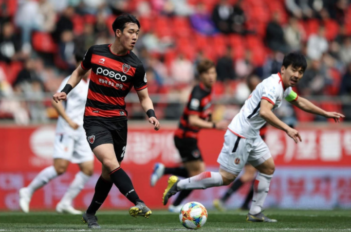 家由虎娃|今日足球赛事亚冠杯:浦项制铁vs名古屋鲸八,两队有着较大差距,你如何看待呢?