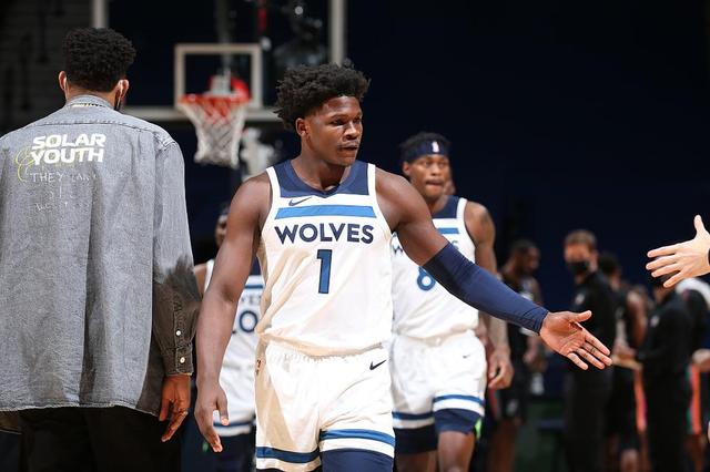 詹姆斯·哈登|场均12分，命中率比本内特还低！状元郎基本水了，跟哈登比差远了