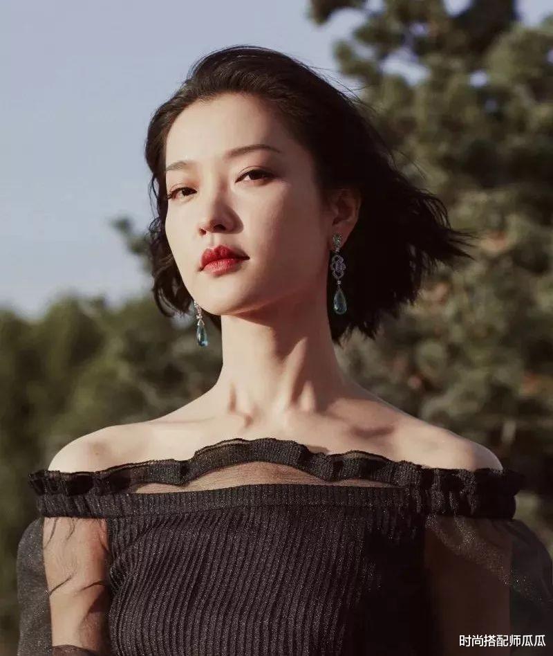 发型 ?建议中年女人,远离这3种“发型”!特别是第2种,显老还没气质