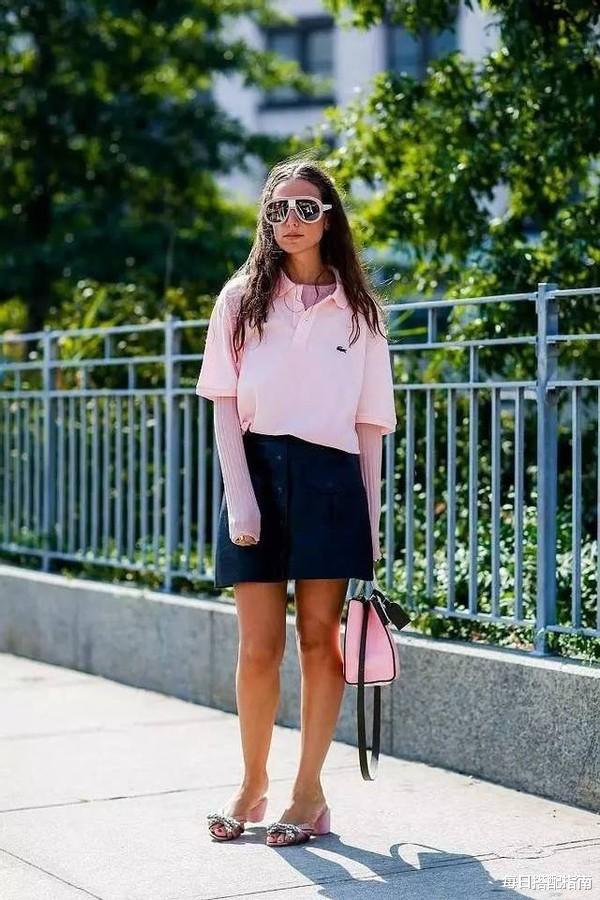 穿衣搭配|窦靖童的时尚真难懂，穿“彩虹衫”出门太招摇，发型更是一言难尽