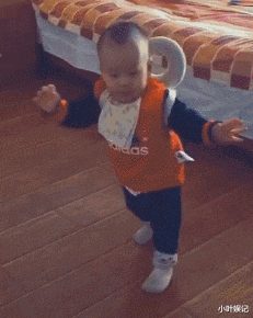 小叶娱记 “卫生间遇到狠人了，请问大哥是在练金肛吗？”