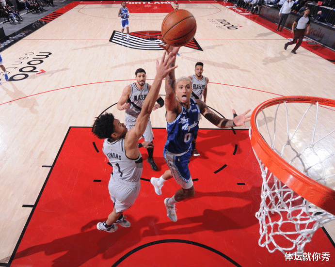 湖人队|11中2+6中0!湖人5分惜败,他却成球队最大命门,詹姆斯你就别忍了