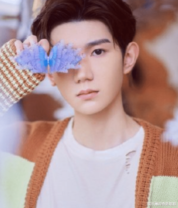 董卿|有种“时尚达人”叫王源，明明看着很普通，一般人却难以驾驭！