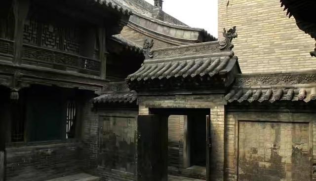 陪你慢慢变老 民间故事：刽子手回家，见乌鸦站树梢上，他哭着向门前的黑影求饶