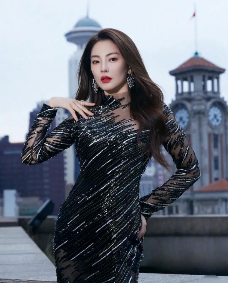 徐冬冬|微胖女神: 柳岩、徐冬冬、刘太阳、张雨绮。谁才是宅男理想？