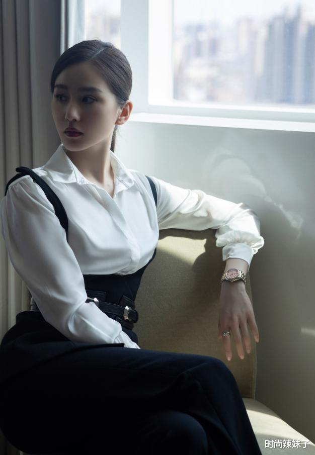 时尚辣妹子|不愧是颜值天花板！刘诗诗穿吊带衫干净利落，白衬衣快“炸”了