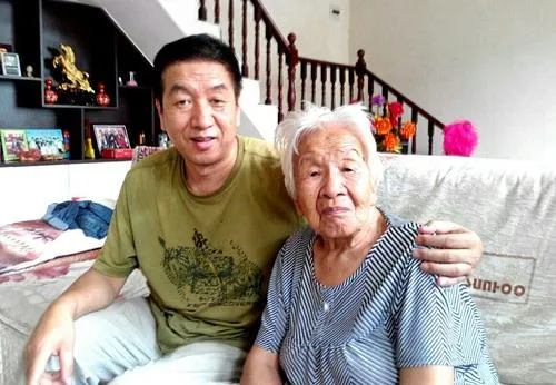 上官天竹|我妈每次打电话，都会提家里不开心的事，我每次都很烦，怎么办？