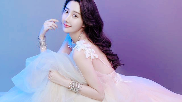 文梦洋|出道12年合作无数大腕，却被称“烂片女王”，如今在抖音大放光彩