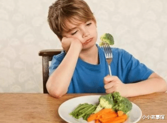 小小故事馆|这种调味剂“偷走”孩子身高，比食盐更可怕，很多家长不当回事