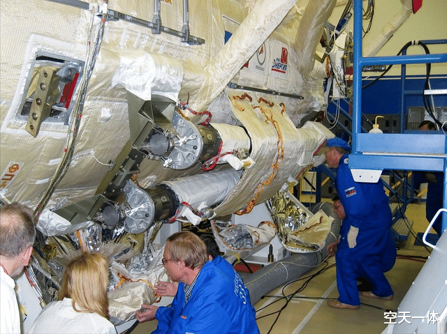 创伤后应激障碍 俄“科学”号实验舱内部曝光,空间十分狭窄,不如“天和”核心舱