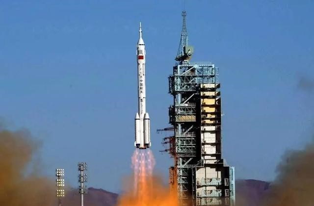 杨利伟 杨利伟在太空曾听到神秘“敲门声”，多年后，我国专家找到答案