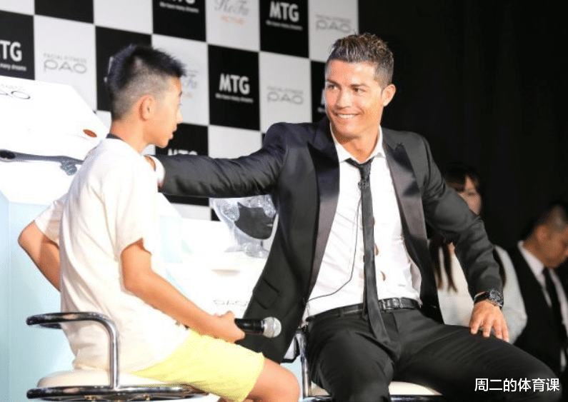 武磊|12岁少年坚持执行C罗的建议，7年后，登顶全国高校足球联赛第一