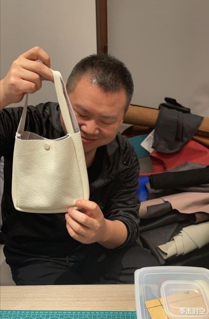 岳云鹏|著名导演抨击岳云鹏：不要再作秀了，你为啥不为老婆戒烟呢？