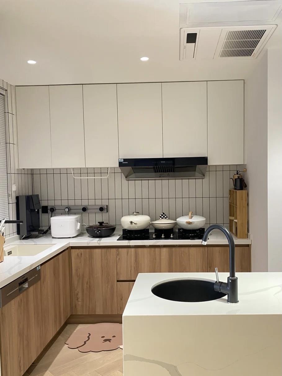 看了他们家,才知道“客餐厨一体”有多惬意,一家五口住着太爽了