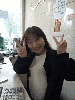 衬衫 为什么骑电动车的都有这么好的女朋友，但我开着宝马副驾驶连个人影都没有？
