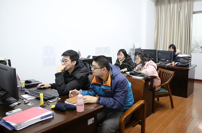 大学生|大学毕业走校招还是社招？211学长给大家的“忠告”，别不当回事