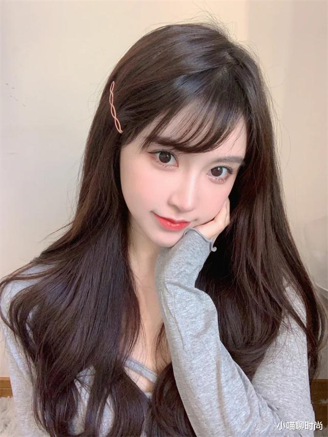 淡妆 女生不管上班多忙，尽量化淡妆，教你这3个步骤，简单易学又精致