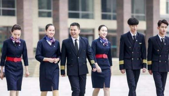 招聘|2022年的毕业生有福了，中国铁路公开招聘，但是对学历有要求