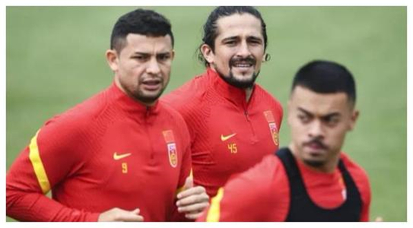 国足|历史惊人的相似！没有悬念：国足一只脚已经提前迈进12强！