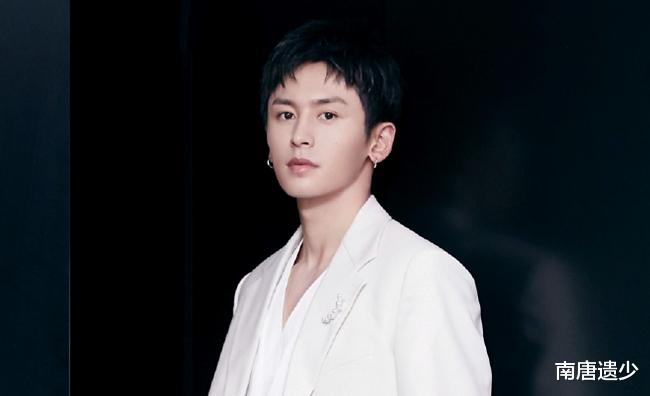 肖战|5月艺人网络影响力榜出炉，肖战让出第一名，冯绍峰入围有些尴尬