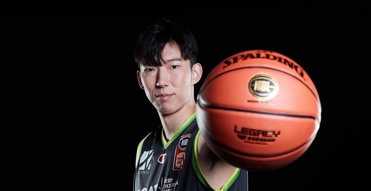 火箭队|内线缺人，湖人试图接触周琦，球迷：窝囊地呆在NBA没意思！