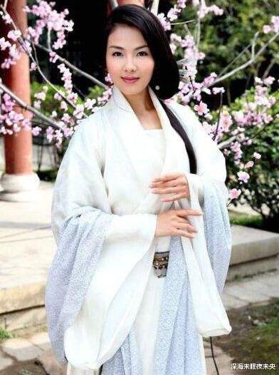 赵丽颖|7位最幸运女明星：古装造型不好看，只能靠颜值按压，赵丽颖最美