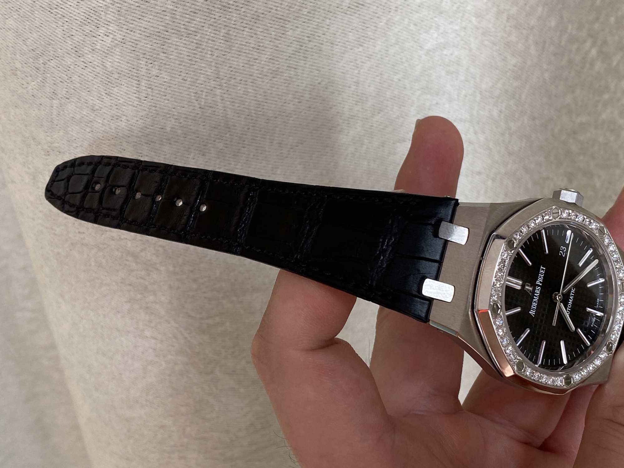 大c论表镶钻|大c论表:爱彼AP15400换装原装字面,圈口镶钻会有哪些惊喜