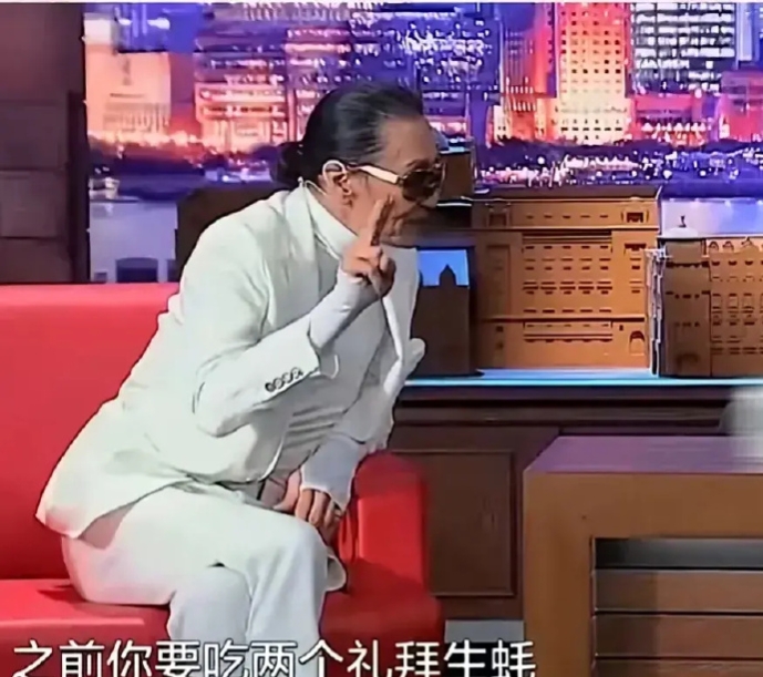 谢贤|28岁的狄波拉嫁给43岁的谢贤，狄波拉害羞的问：“你想不想要男孩？”