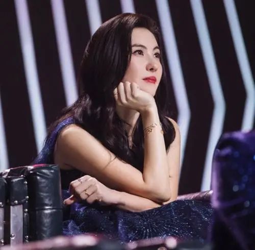 张柏芝|翻红失败？她果然是个“美丽废物”