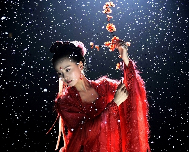 杨紫|网传杨紫主演的顶级大剧要来了，两大男神加盟，这阵容熬夜也要追