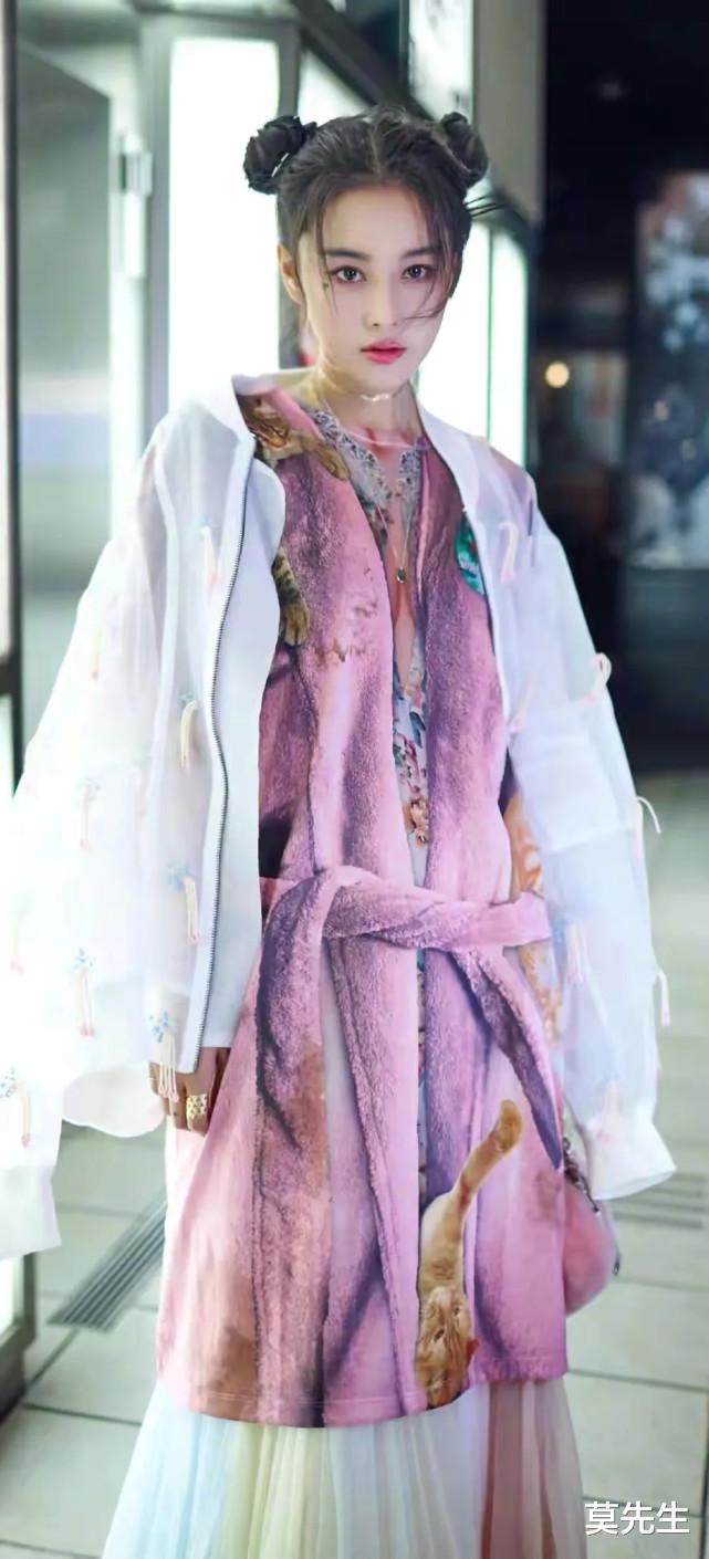 张馨予|嫁给普通人的8位知名女星：郭羡妮为婆家买房，张馨予口碑逆转