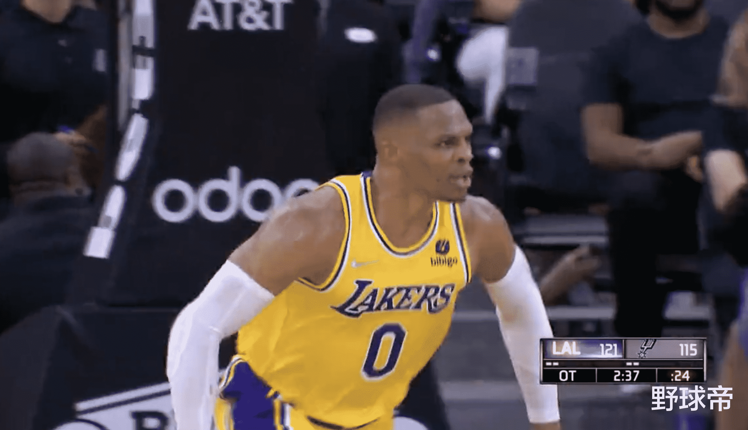 威斯布魯克|從全網(wǎng)黑，到全網(wǎng)吹！威少表現(xiàn)為何回暖？老詹短短7個字，說出原因