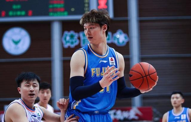 廣東男籃|力捧吳前+示好張鎮(zhèn)麟！廣東引援最大目標出爐，不是王哲林！