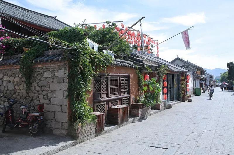 洋人街 云南知名的洋人街:不少老外“扎堆”前往,只为来“撩”中国姑娘