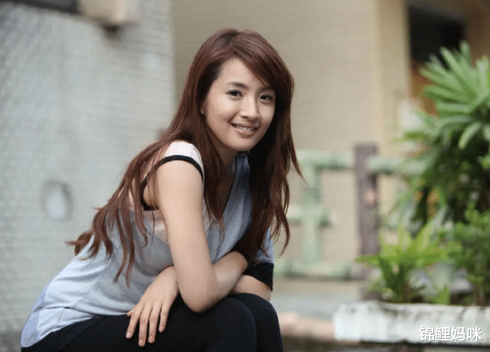 锦鲤妈咪|祝福！39岁林依晨顺利产女，生娃方式有勇气，高龄产妇不输小年轻