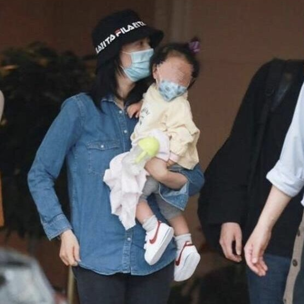 高圆圆|女神颜值无人继承？高圆圆称女儿长得像爸爸，是赵又廷的梳小辫版