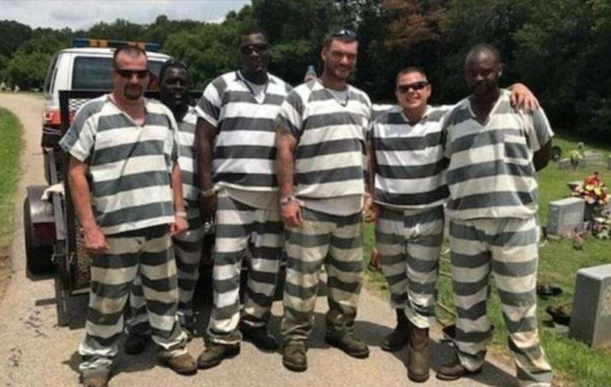 胡思乱想是我的作风 美国一囚犯掌控整个监狱,13个女狱警自愿献身,4年喜提5子