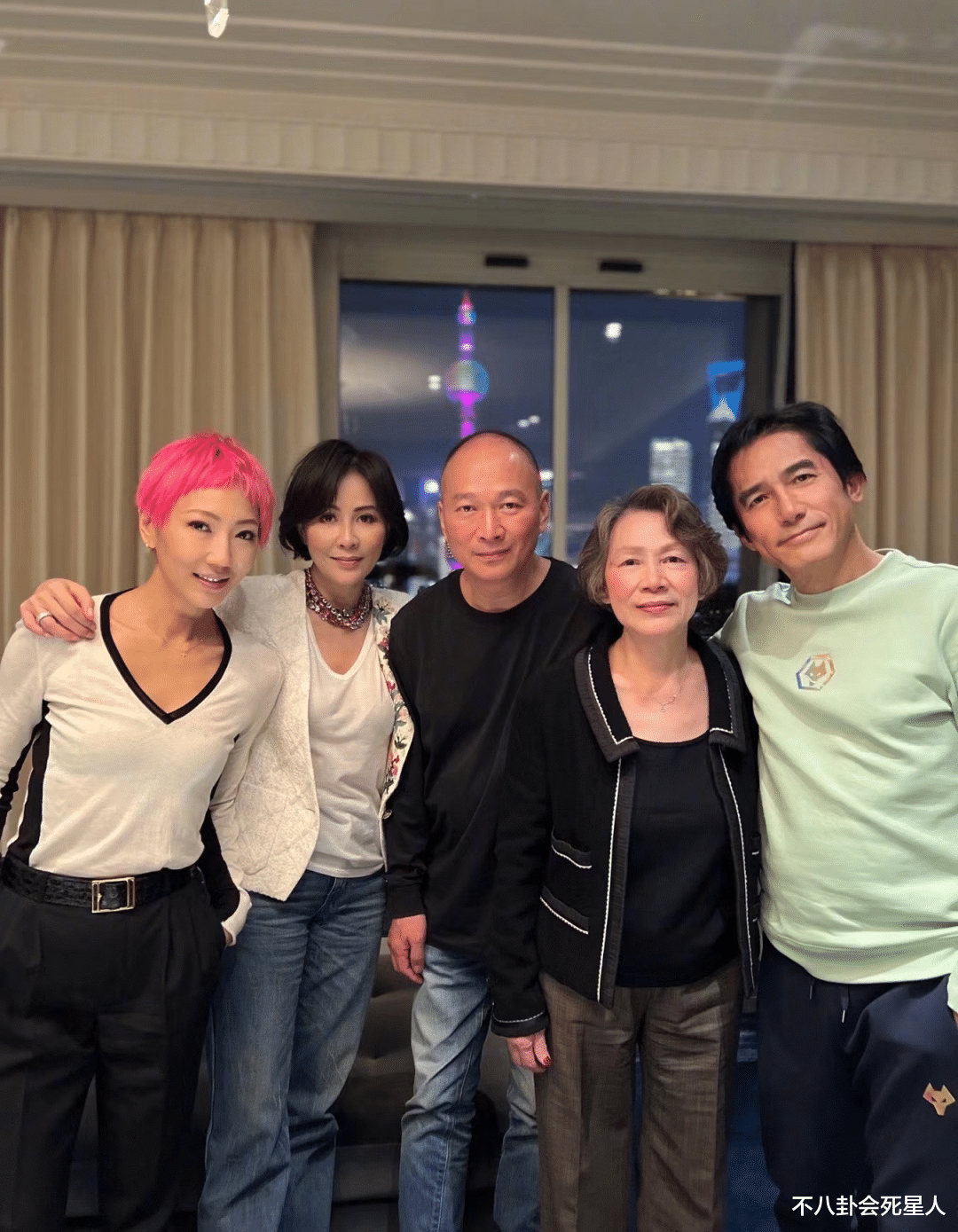 马景涛|8位祖籍内地的港台艺人，有人晚年落叶归根，有人每年回内地祭祖