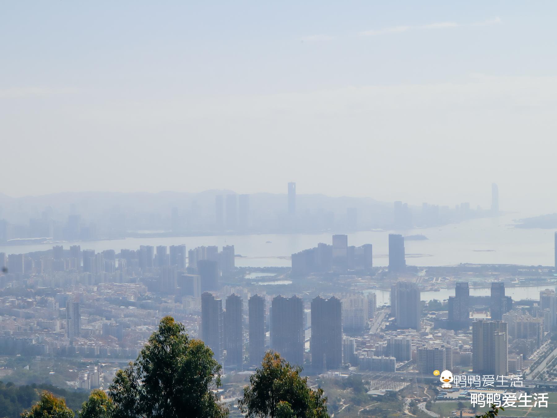鸭鸭爱生活 厦门岛外高山上藏免费公园，有全市最高高架桥，可看“气象万千”！