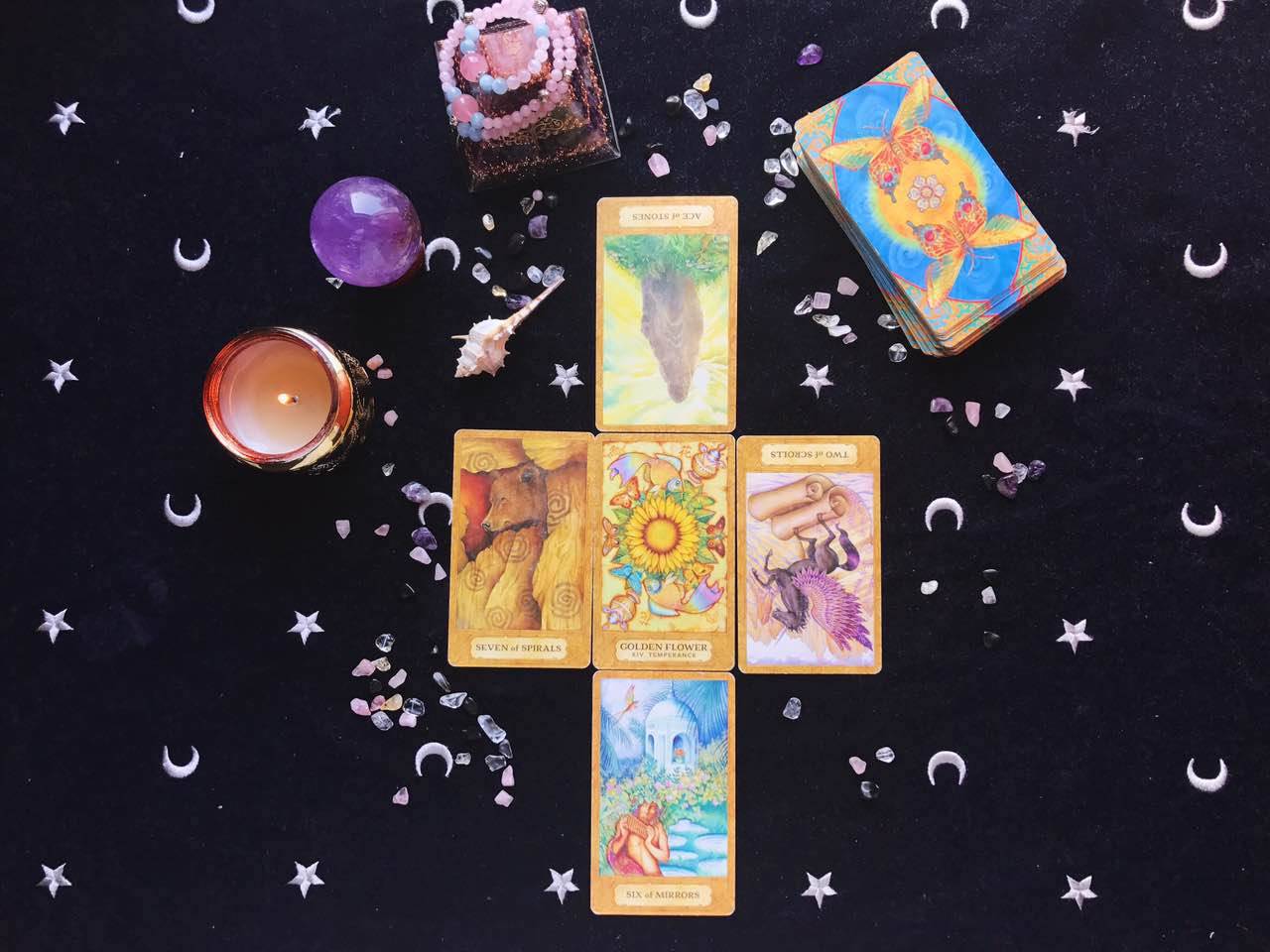 副业小灵通 20岁的小女生,业余时间玩纸牌,竟然做成月入过万的副业!