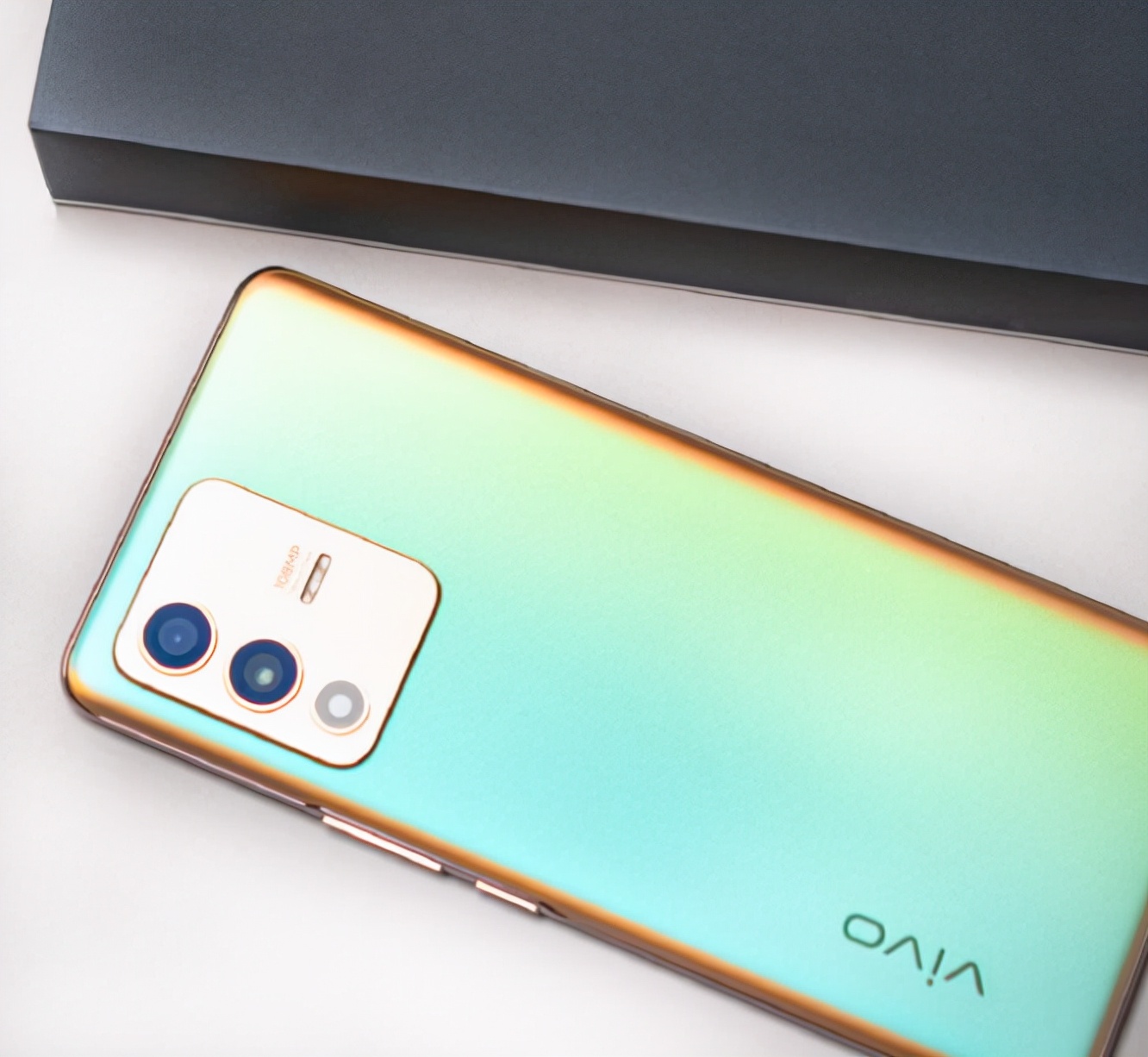 vivo|国内手机市场新冠军诞生,不是小米不是华为,售价仅2799元起