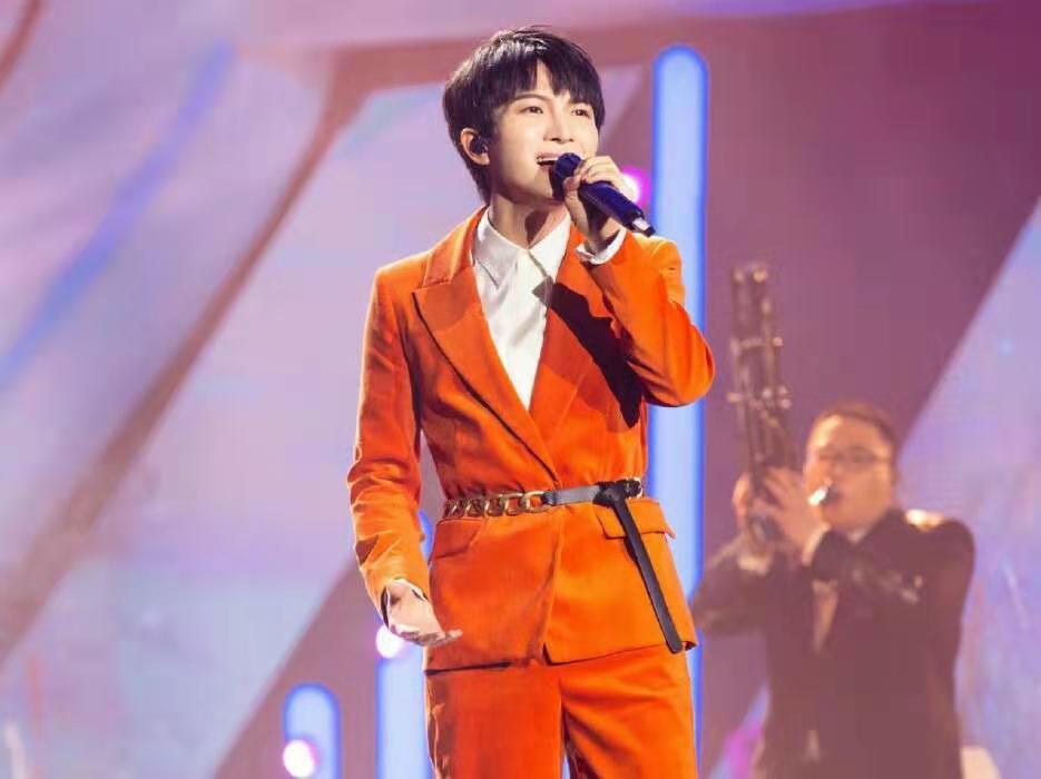 周深|周深沉浸式唱歌，粉丝沉浸式听歌！听歌一时爽，一直听歌一直爽