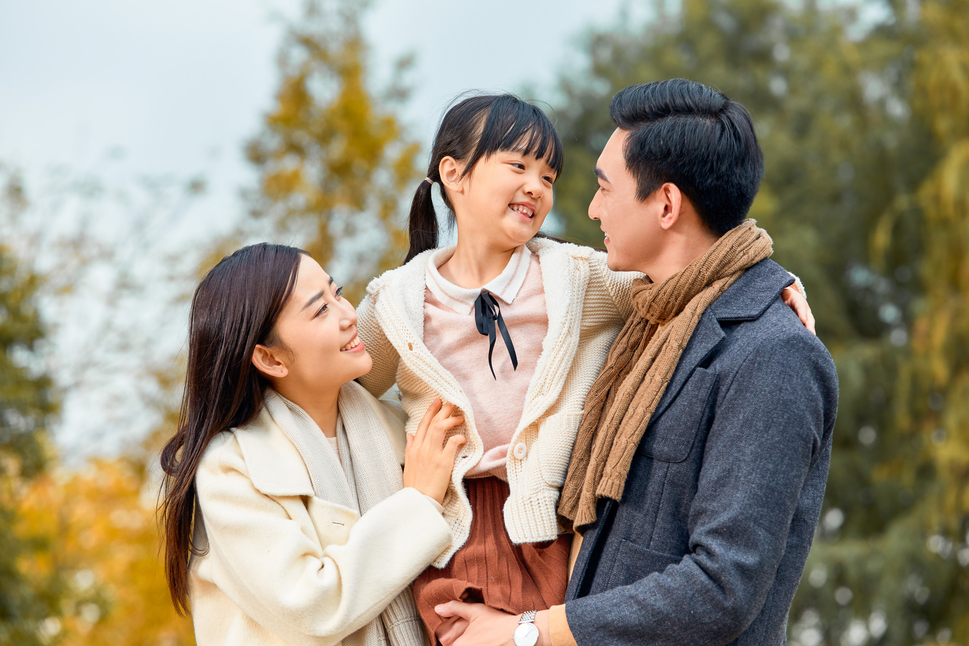 胡萝卜妈妈育儿说|孩子有这4种迹象,说明你把孩子抚养得很好,对照咱家有没有