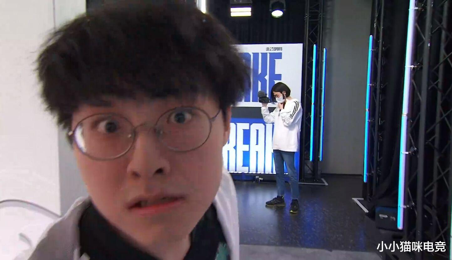 t1|DK淘汰T1表情对比扎心 Faker含泪Khan举动亮了 管泽元替Ghost发声