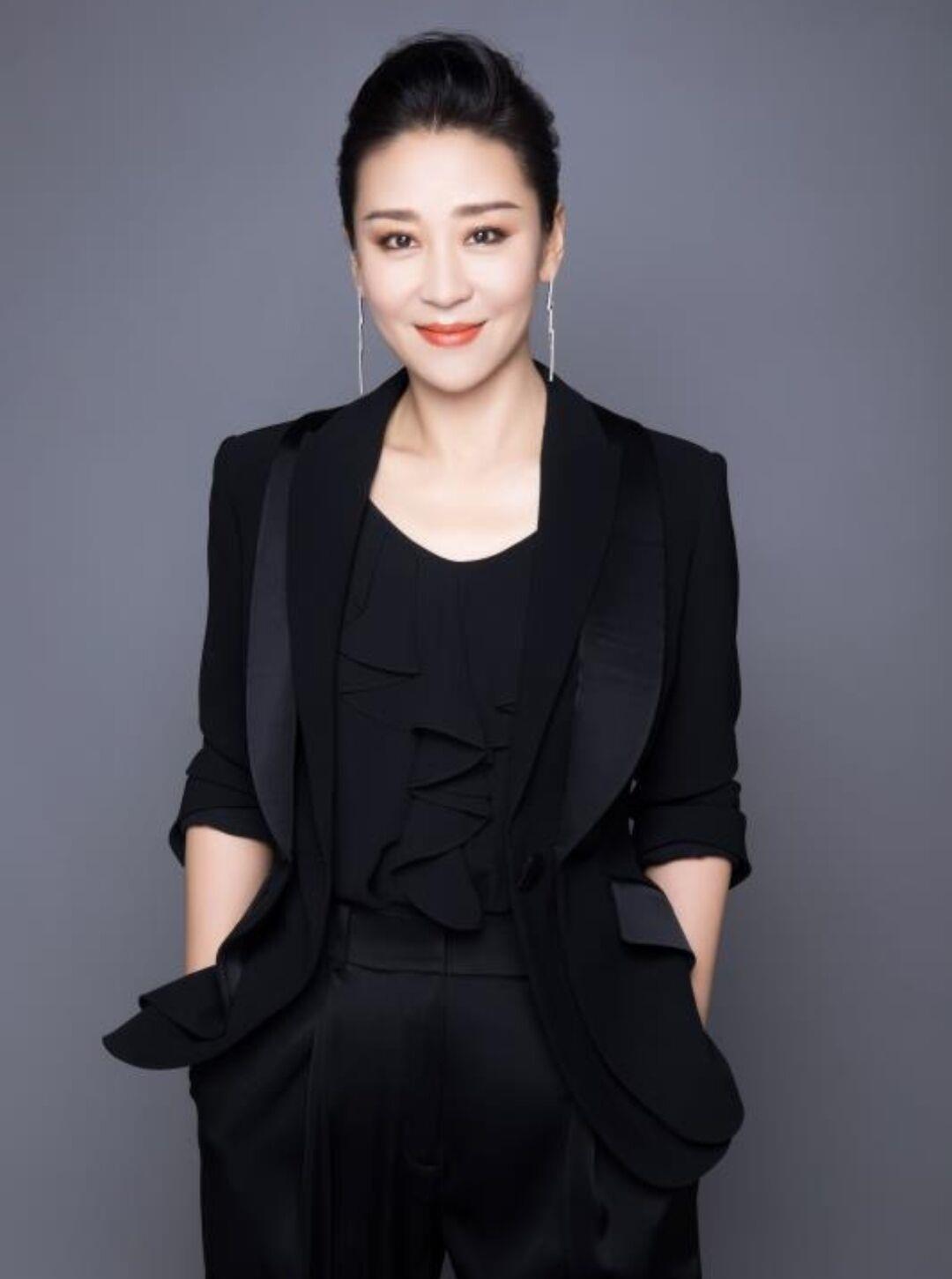 苗圃|苗圃母亲病重，罗晋掏空家底，不料苗圃却提出分手转身嫁入豪门